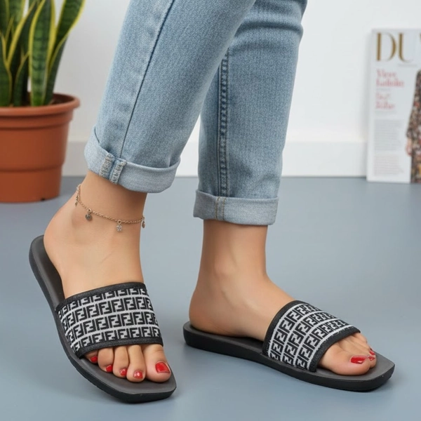 دمپایی راحتی فندی